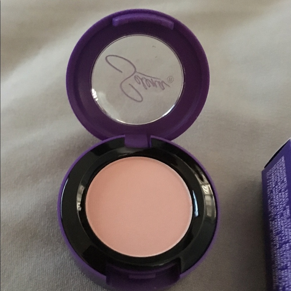 mac selena set of eyeshadows - Picture 8 of 8